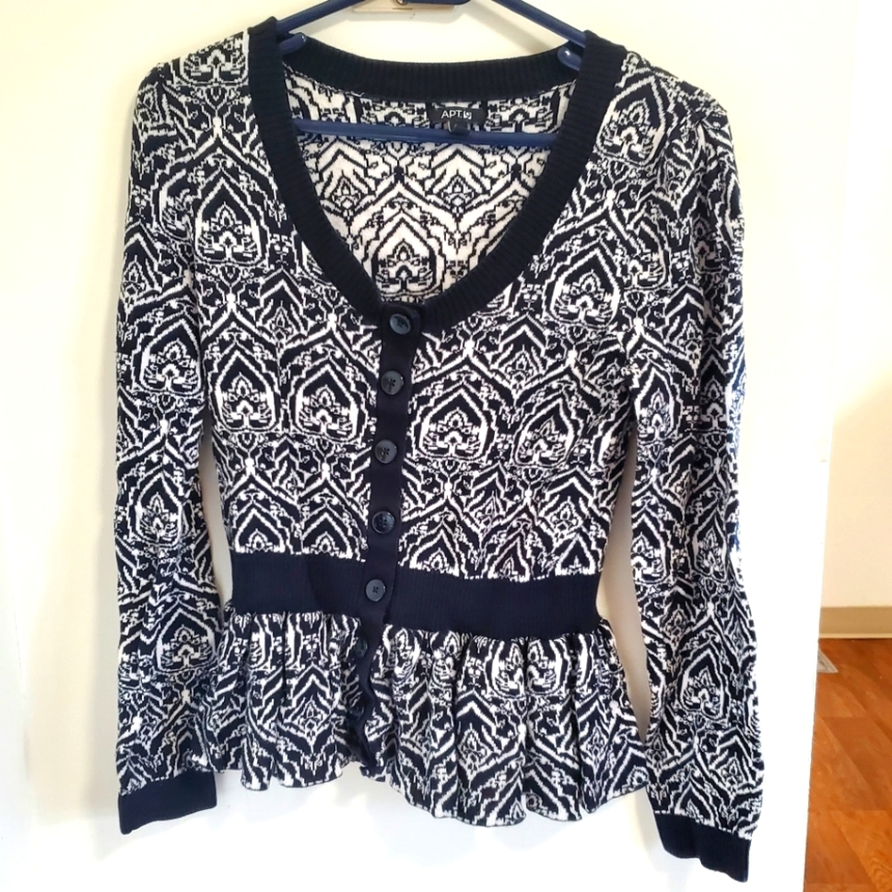APT 9 Black and White Sweater Med